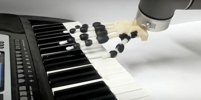 3-D Robotic Hand Plays The Piano