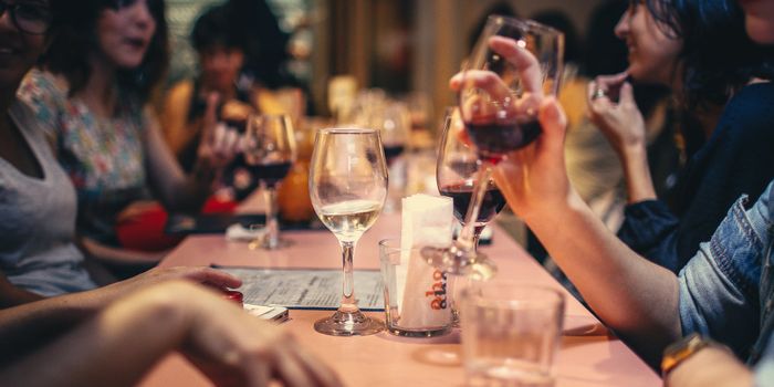 Where are the geographic hotspots of high mortality rates for women with colorectal cancer?