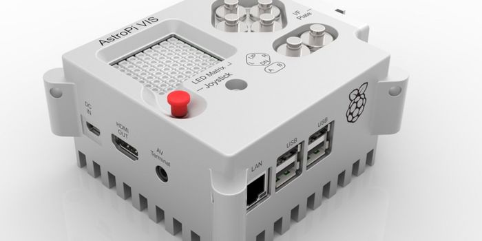 Tim Peake Turns on 'Astro Pi' Computers on the ISS