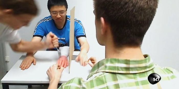 Here's an Illusion That Makes the Brain Think it's in Danger When it's Not