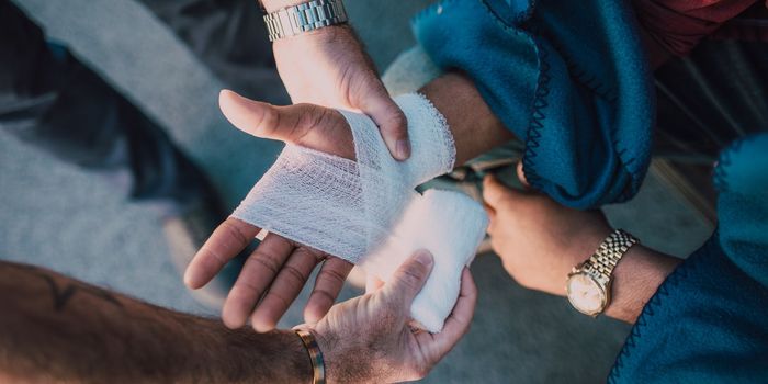 Nanochip reprograms tissue in the body for therapeutic benefit