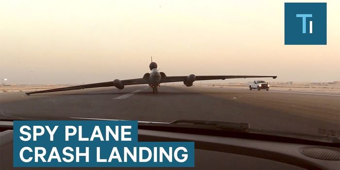 Landing a U-2 Spy Plane Isn't Easy