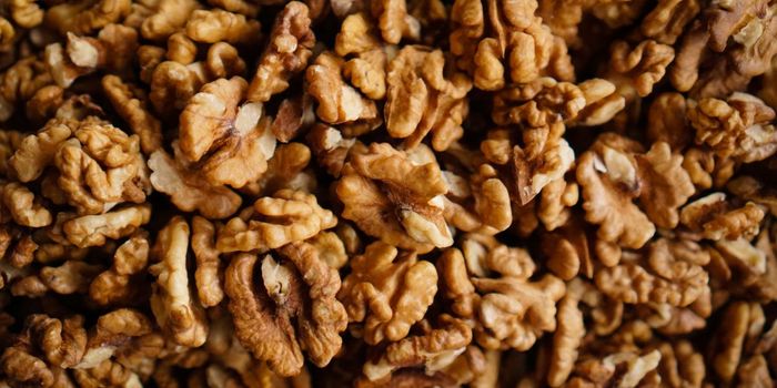 Eating Walnuts Reduces Risk of Heart Disease
