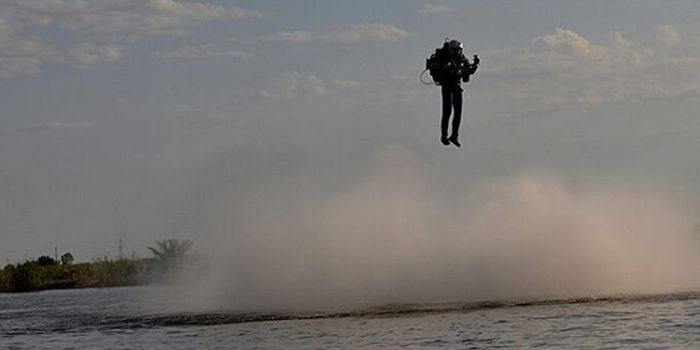 Video Shows Man Flying Around NYC With a Real Jetpack