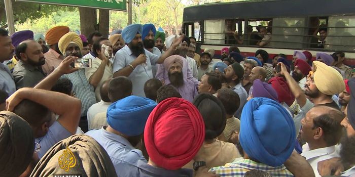 India bans diesel taxis in New Delhi to clean up air pollution