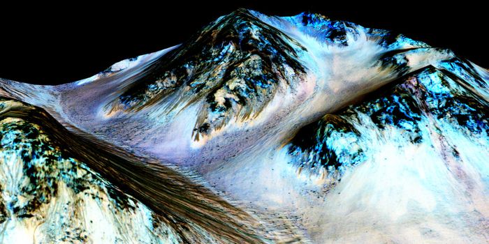 NASA Confirms Evidence of Flowing Water on Mars