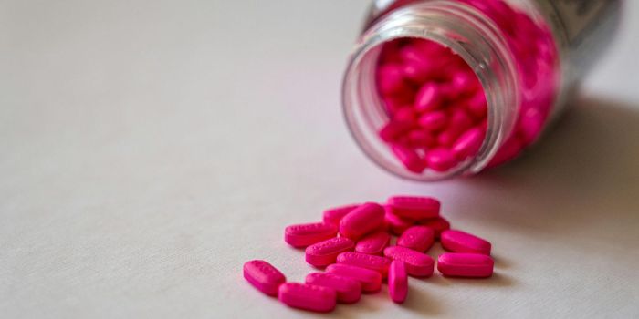 Metformin Tied to 37% Lower Risk of Mid-Stage AMD