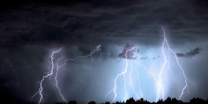 How 'Superbolts' of Lightning Form