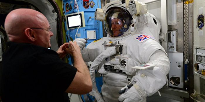 Tim Peake Prepares for Friday Spacewalk