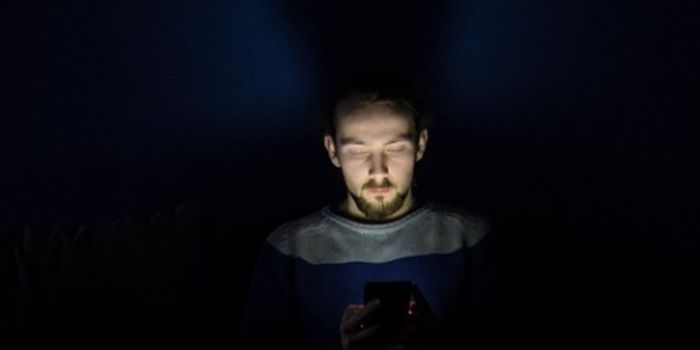 Are Smartphones and Electronics Responsible for Teen Sleep Issues?