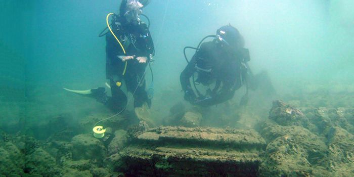Microbes Built an Underwater 'City'