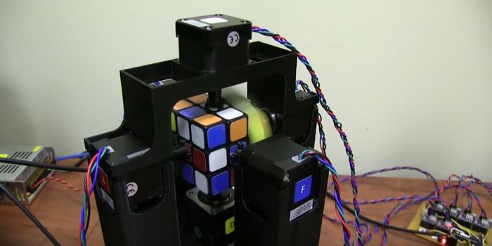 This Robot Can Solve a Rubik's Cube in About 1 Second