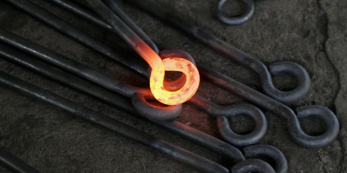 Metal that Conducts Electricity But Not Heat