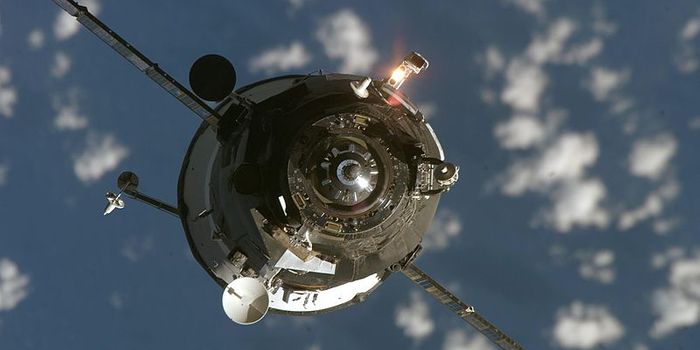Spinning Spacecraft Burns Up On Re-Entry