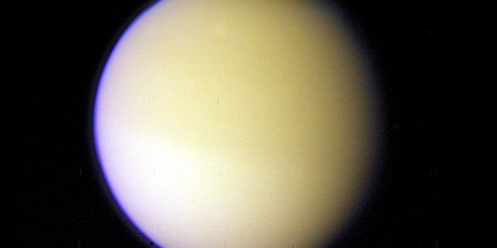 Researchers Model the Titan Moon in a Tube