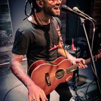 Live Looping Artist:  Carl Wockner